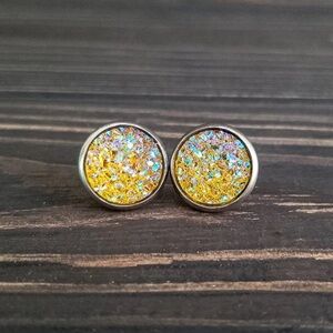 NWT Speckled Yellow Druzy Stud Earrings